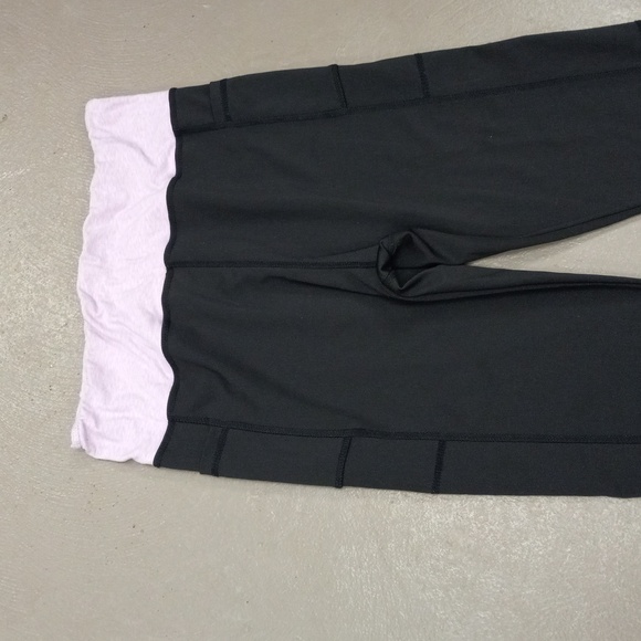 STARTING POINT LAVANDER AND BLACK, 2 SIDE POCKETS, ATHLETIC CAPRIS - Picture 2 of 8